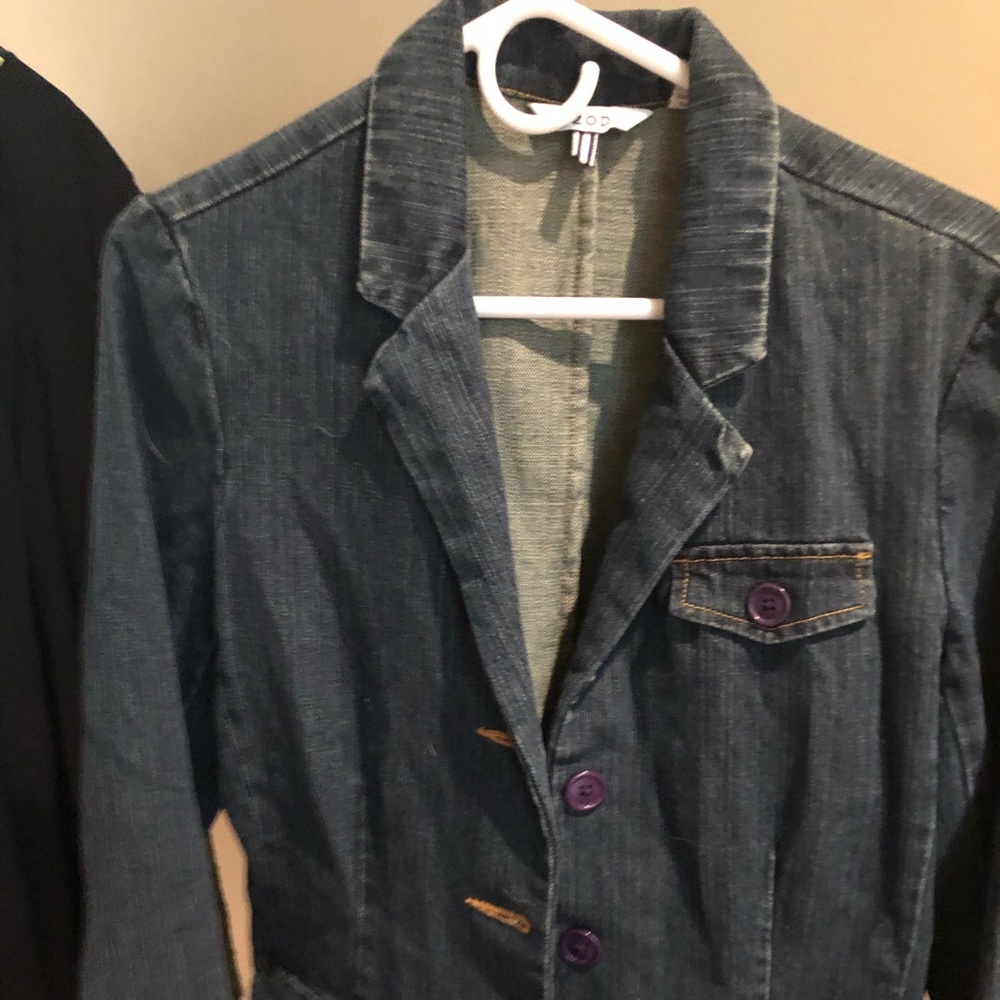 Izod jean jacket size medium